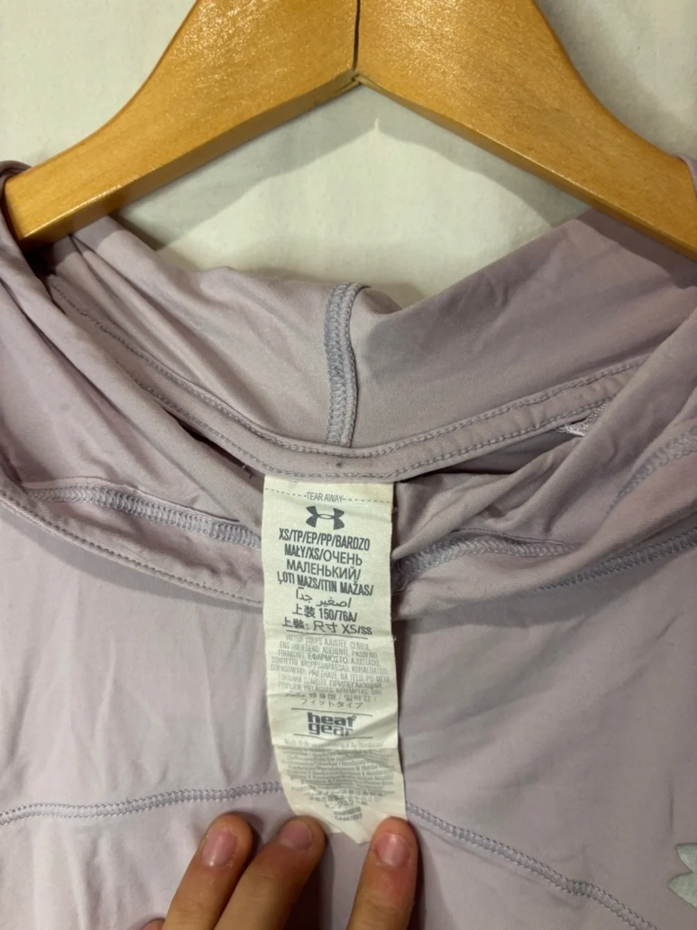 💋3 for $25 Under Armour long sleeve run hoodie in lilac purple - Picture 4 of 8